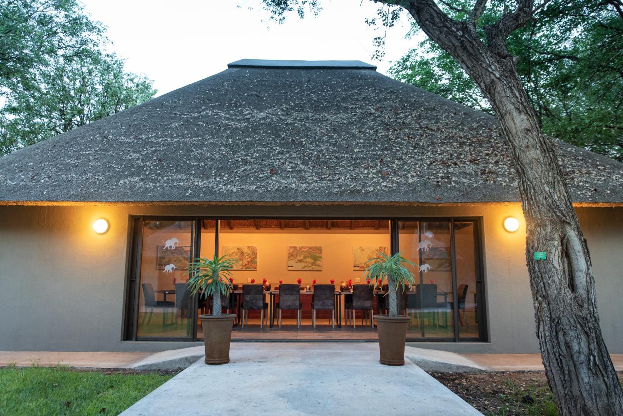 Senalala Safari Lodge privé-wildreservaat Klaserie Buitenkant foto
